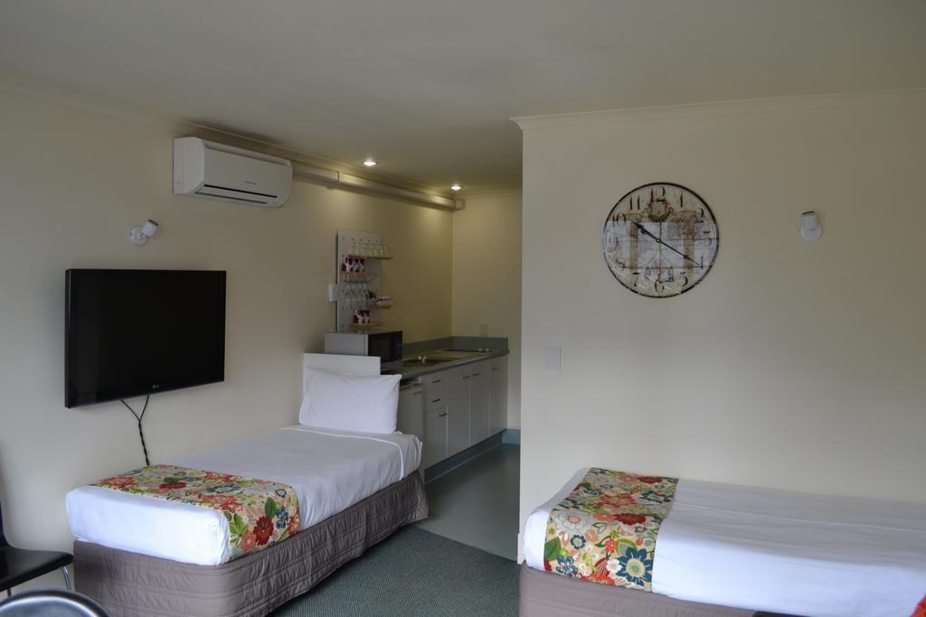 Colonial Lodge Motel Lago Lago Taupo Exterior foto