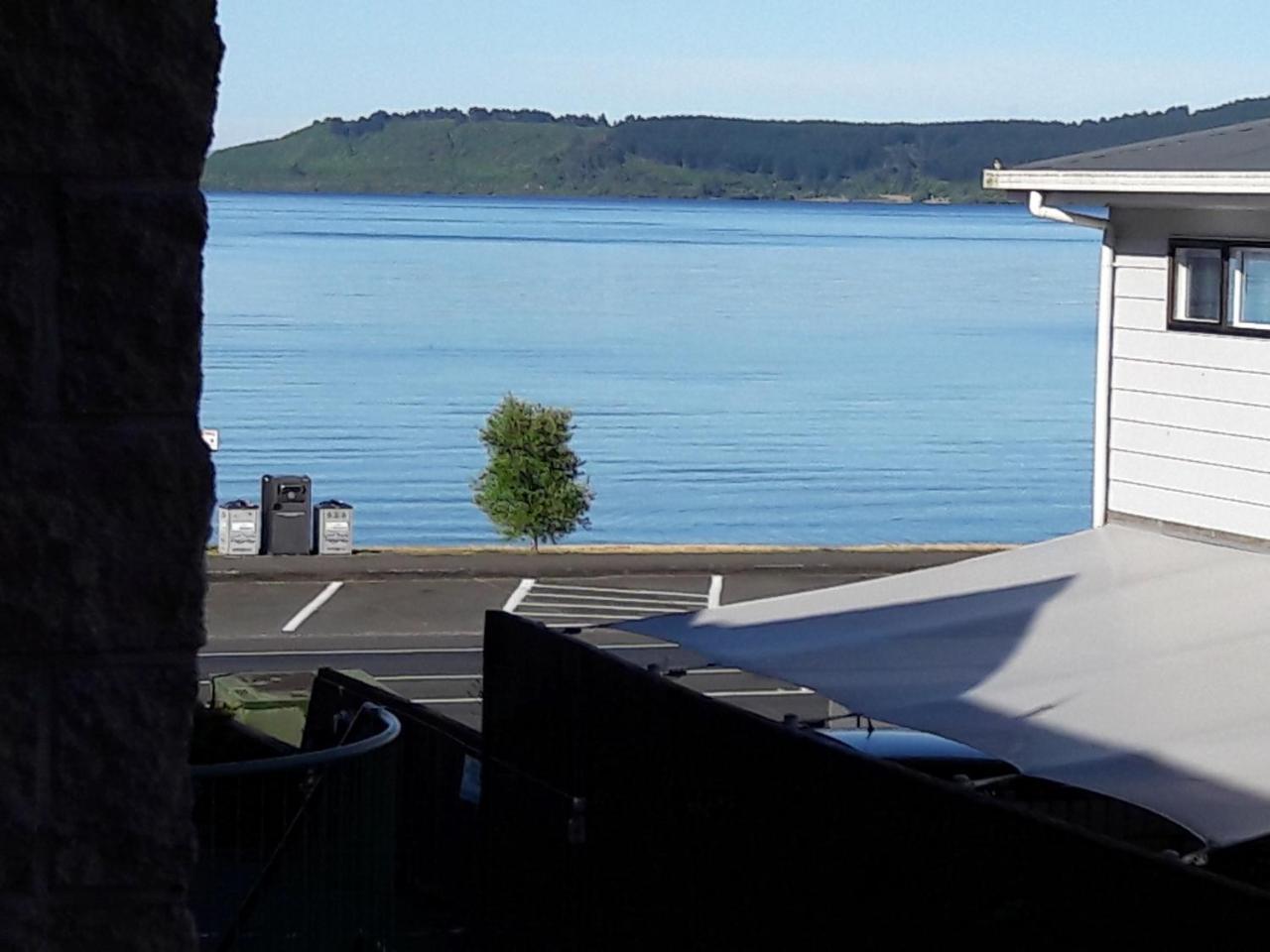 Colonial Lodge Motel Lago Lago Taupo Exterior foto